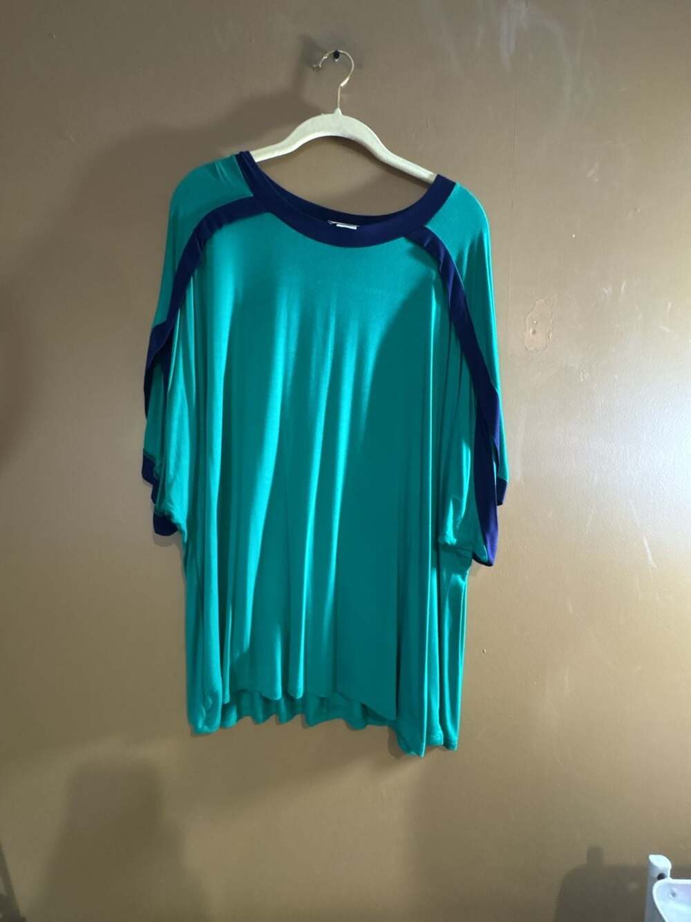 HC1066 OSO CASUALS Colorblock Dolman Sleeves, Turquoise and Navy, Size 1X
